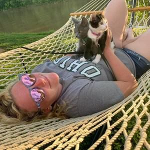 Meet your Posher, Ella